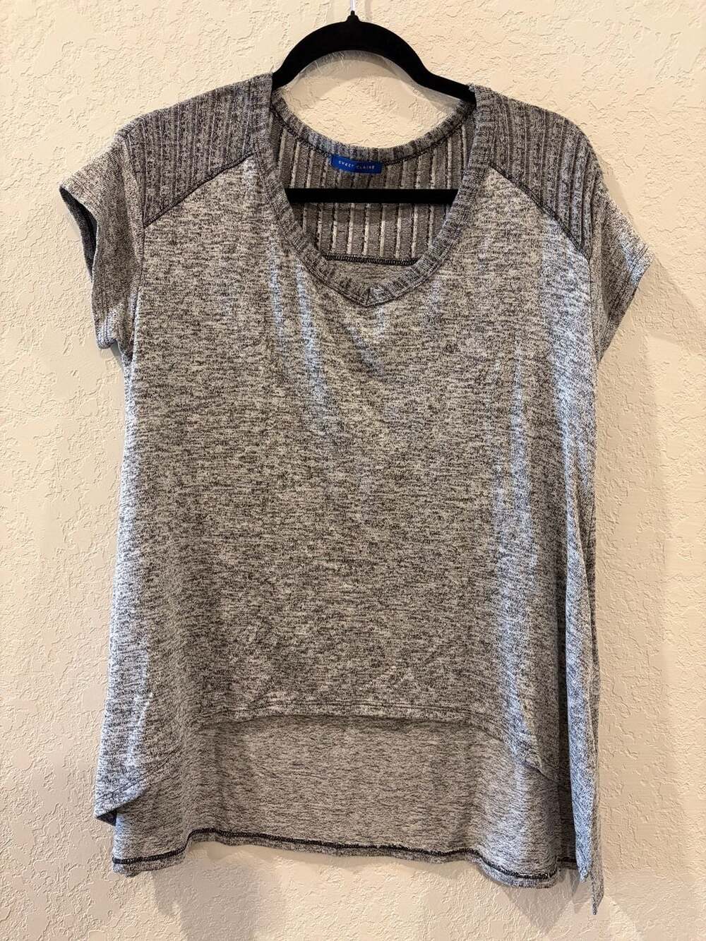 Sweet Claire Gray Heather High-Low Short Sleeve V-Neck Top